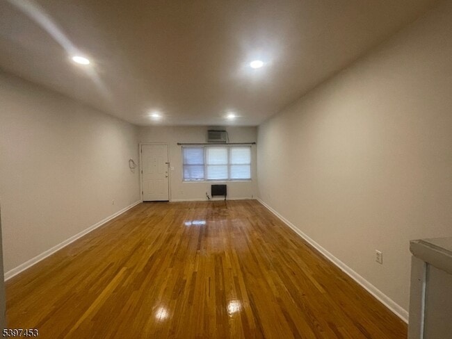 353 Park Ave, Unit 22 in Nutley, NJ - Building Photo - Building Photo