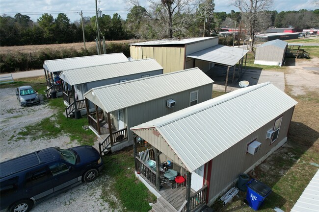 413 FM356 in Onalaska, TX - Building Photo - Building Photo