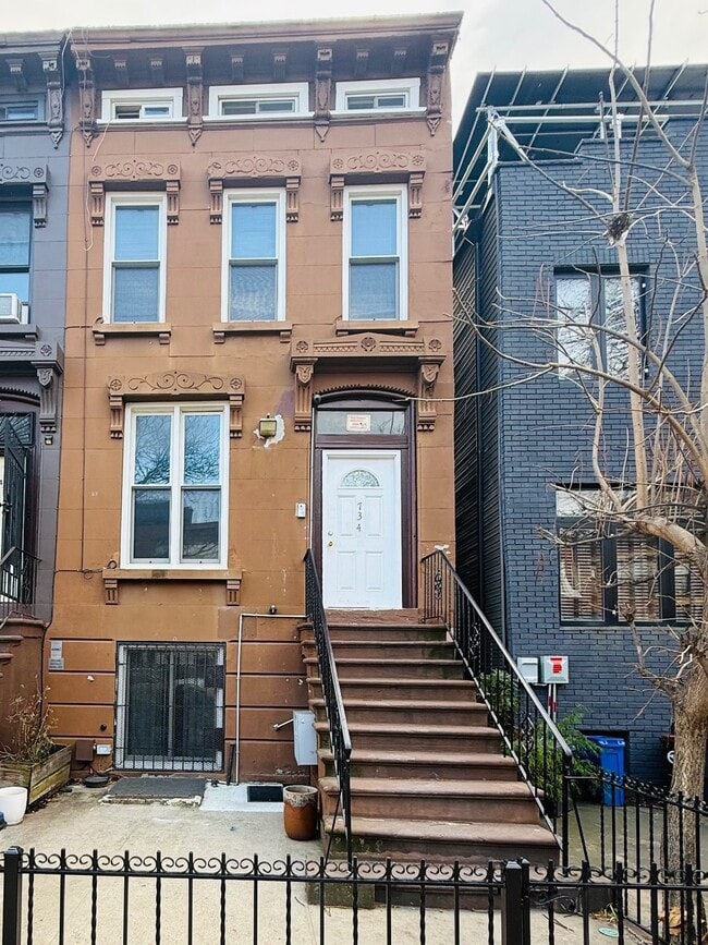 734 Madison St in Brooklyn, NY - Building Photo - Building Photo