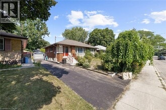 272 Upper Paradise Rd in Hamilton, ON - Building Photo - Building Photo