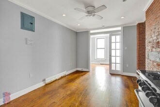 44 Avenue B in New York, NY - Building Photo - Building Photo
