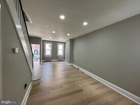 107 Kingsley St in Philadelphia, PA - Building Photo