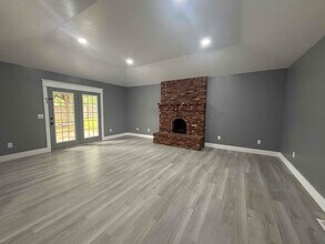 1815 S K St in Rogers, AR - Building Photo - Building Photo