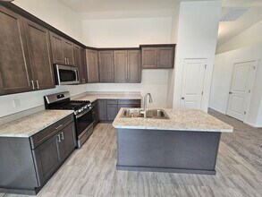 507 N Arc Ct in Spokane Valley, WA - Foto de edificio - Building Photo