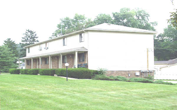 3931-3939 Stow Rd in Stow, OH - Building Photo