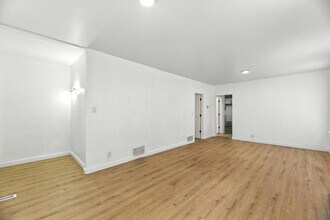 17 E 100th Pl in Chicago, IL - Building Photo - Building Photo