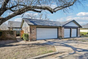 9424 Singing Quail Dr in Austin, TX - Building Photo