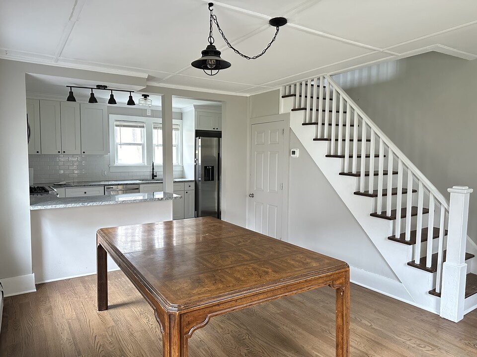 22-24 E Main St, Unit 1 in High Bridge, NJ - Foto de edificio