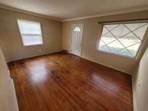 267 E 250th St in Euclid, OH - Building Photo - Building Photo