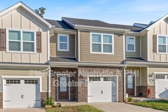 305 Masters Way in Dickson, TN - Building Photo - Building Photo