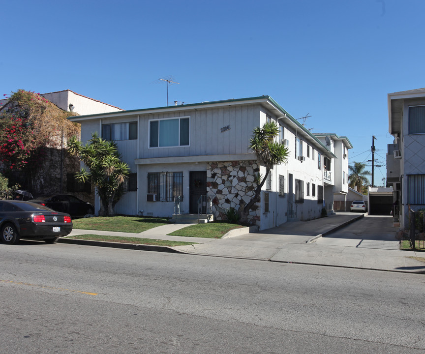 1134 N Edgemont St in Los Angeles, CA - Building Photo