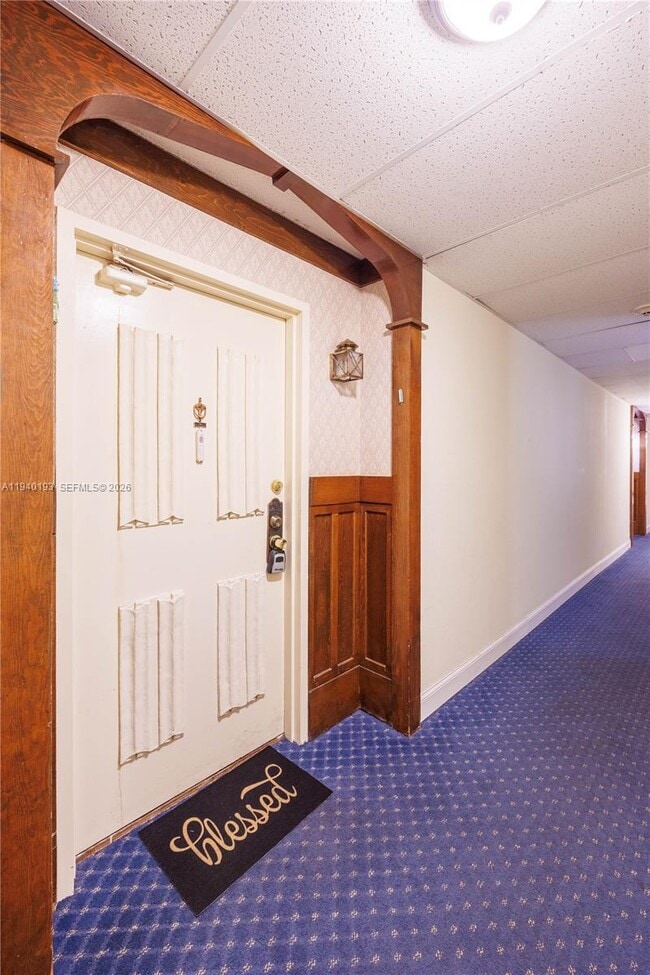 property at 3760 Inverrary Dr