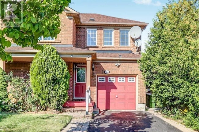 property at 35 Pitchpine Dr
