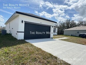 310 Dogfish Way in Poinciana, FL - Building Photo - Building Photo