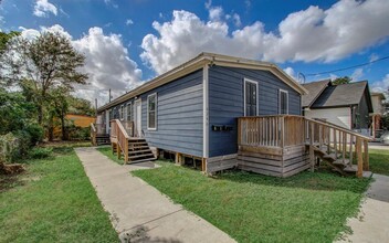 4346 Phlox St-Unit -A in Houston, TX - Building Photo - Building Photo