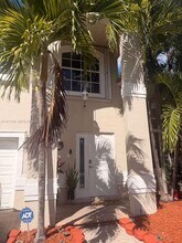10863 NW 53rd Ln in Doral, FL - Building Photo - Building Photo