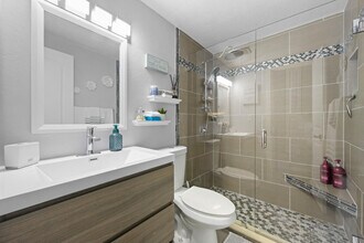 8010 SW 152nd Ave in Miami, FL - Building Photo - Building Photo