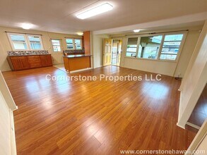 1468 Noelani St in Pearl City, HI - Foto de edificio - Building Photo