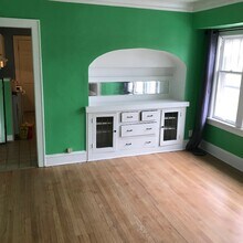 3836 N Maryland Ave, Unit Upper in Shorewood, WI - Building Photo - Building Photo