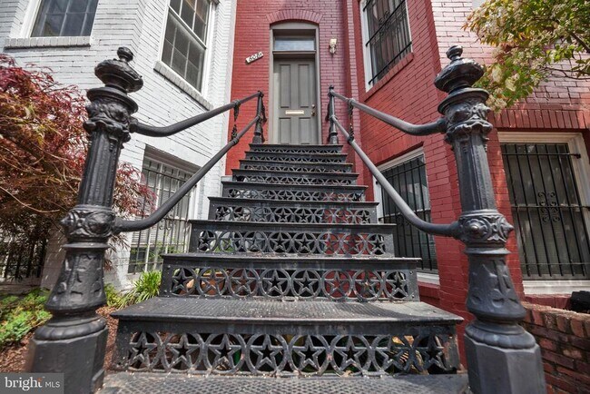 608 C St NE in Washington, DC - Building Photo - Building Photo