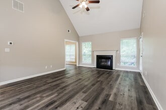 240 Cannon Dr in Fayetteville, GA - Building Photo - Building Photo