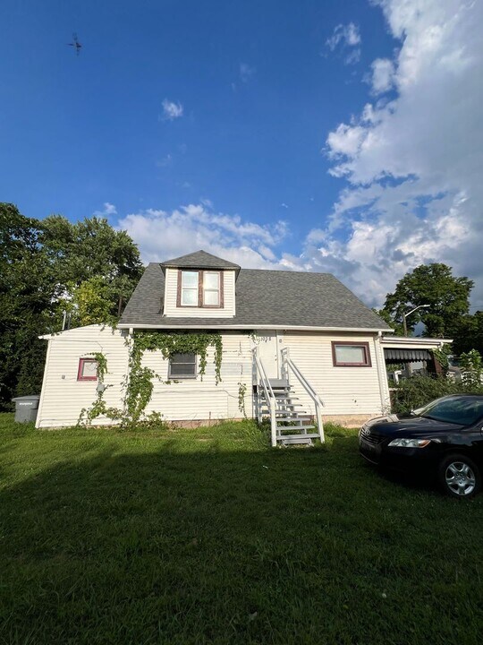 1038 W Roache St in Indianapolis, IN - Building Photo