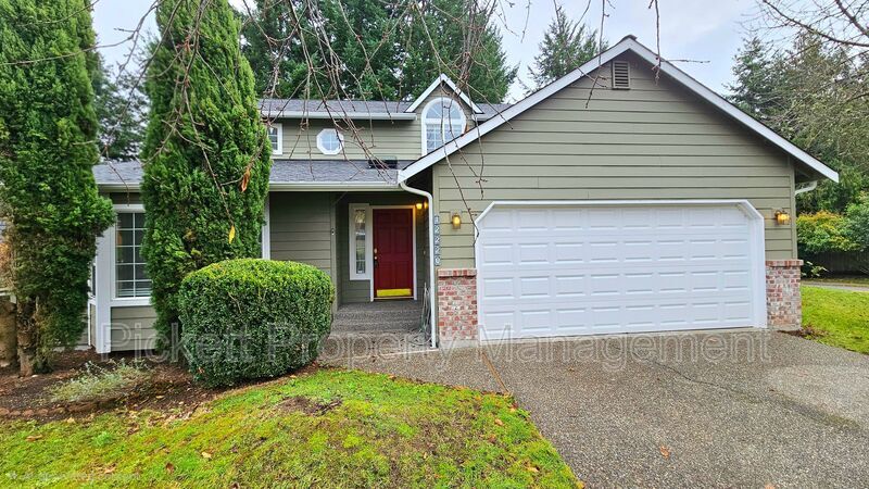 12220 Ravena Pl NW in Silverdale, WA - Building Photo
