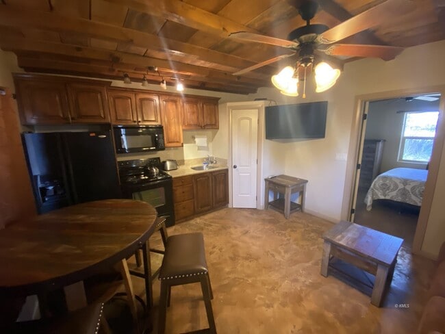143 E 100 S in Kanab, UT - Building Photo - Building Photo