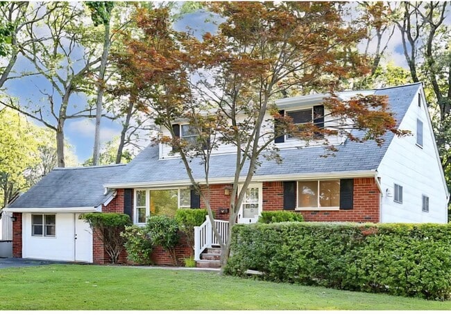 6 Burgundy Ln in New City, NY - Building Photo - Building Photo