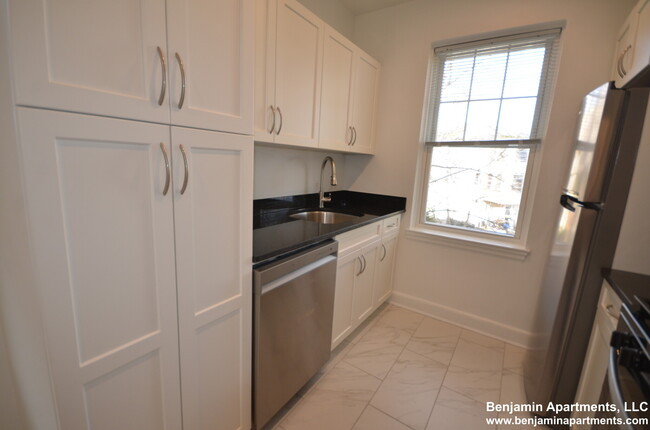 75 Kilsyth Rd, Unit 1 in Boston, MA - Building Photo - Building Photo