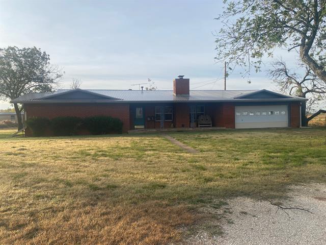 1733 Co Rd 134 in Ovalo, TX - Foto de edificio