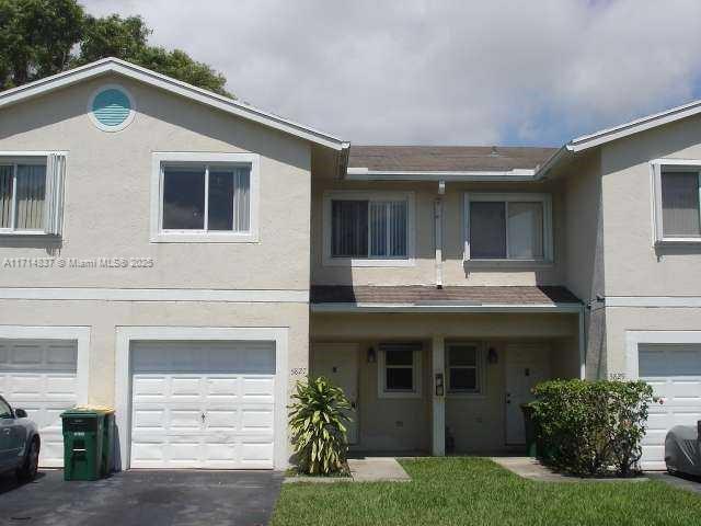 5827 NW 57th Ave in Tamarac, FL - Building Photo