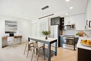 Venture on I in Washington, DC - Building Photo