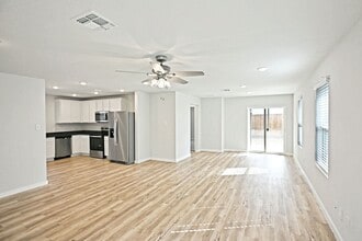 2561 Solon Ln in Seguin, TX - Building Photo - Building Photo