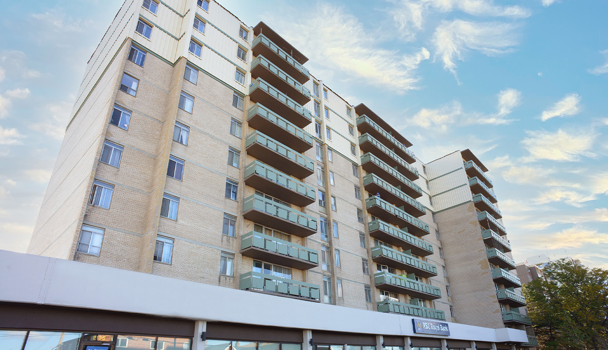 Tower One in Hamilton, ON - Building Photo