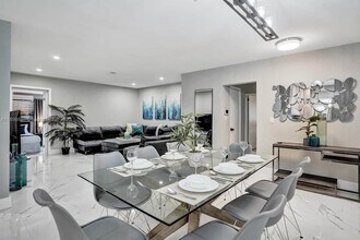 1321 S 16th Ave in Hollywood, FL - Building Photo - Building Photo