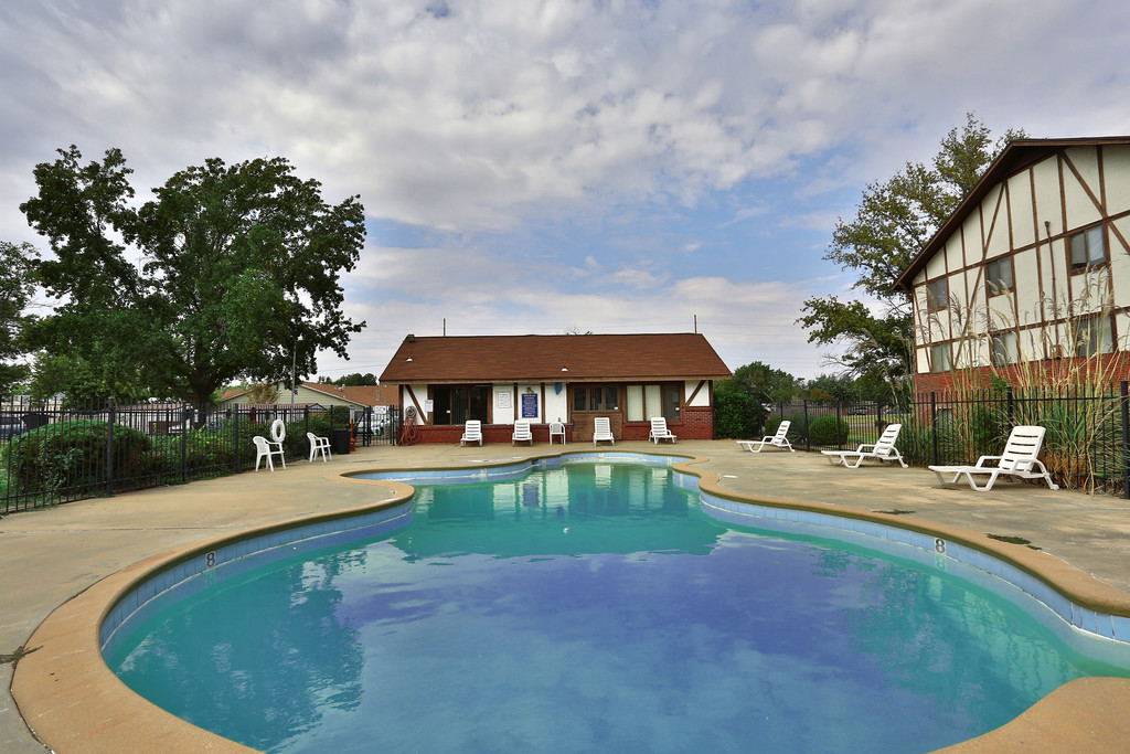 Kingsborough Apartments in Wichita, KS