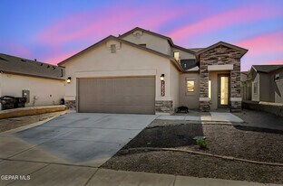 12622 Zollinger Ave in El Paso, TX - Building Photo