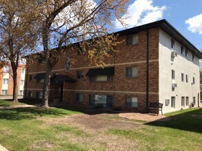 Eastfield in Richfield, MN - Foto de edificio - Building Photo