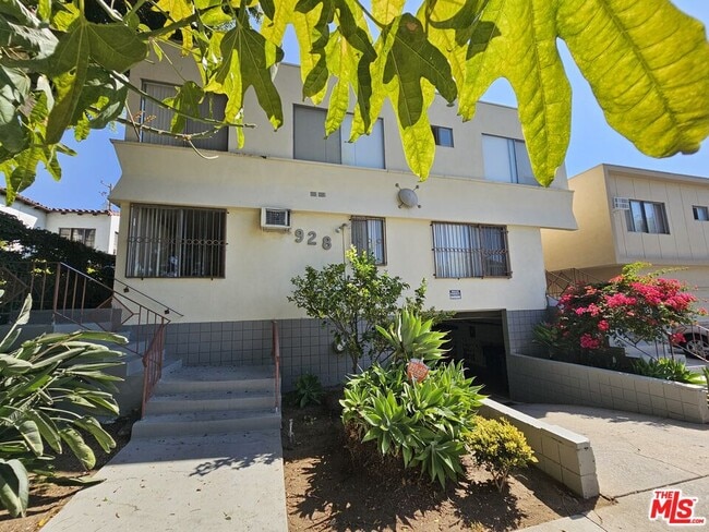 property at 928 N Ogden Dr