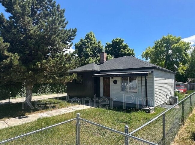 property at 494 N Emery Ave