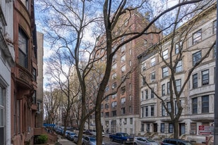 35 W 90th St in New York, NY - Building Photo