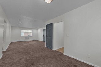 6011 Stover Ave in Cincinnati, OH - Building Photo - Building Photo