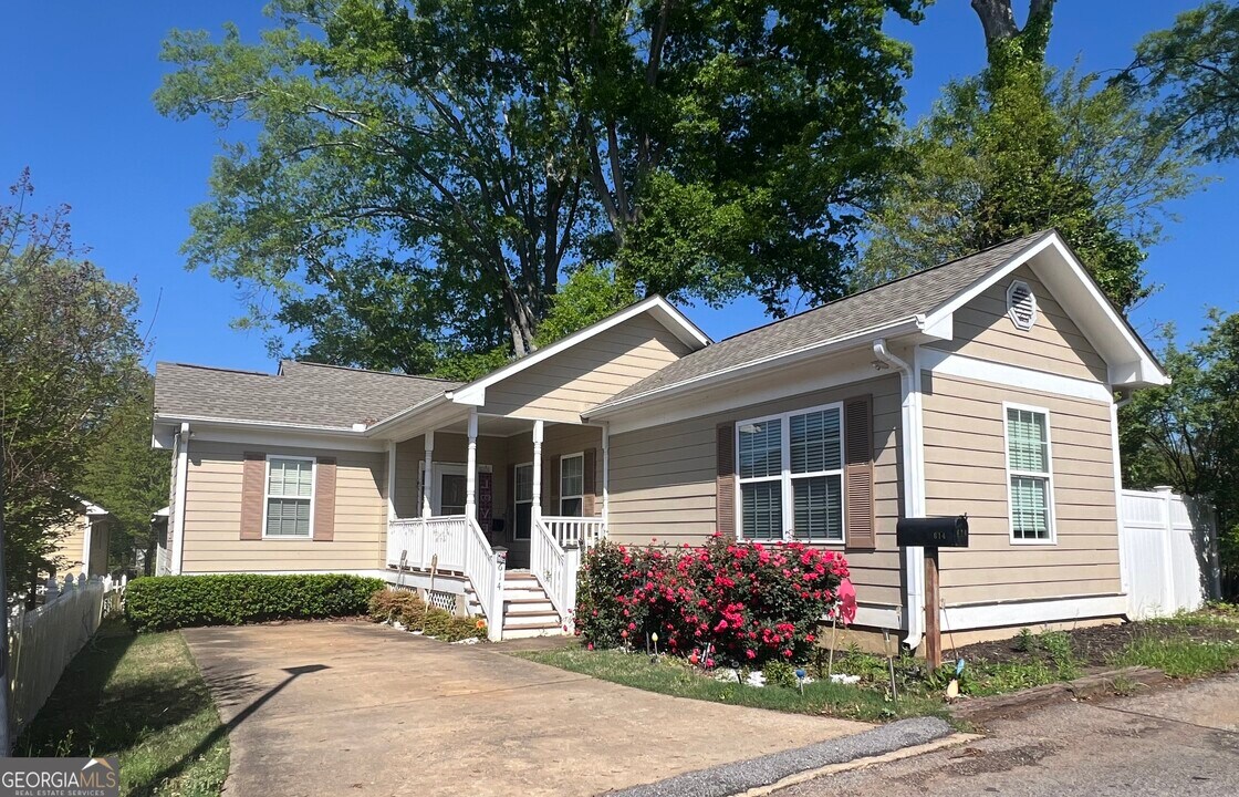 614 Cottage Ln in Lagrange, GA - Building Photo