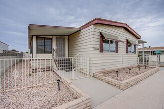 3033 Tularosa Ln in Las Vegas, NV - Building Photo - Building Photo