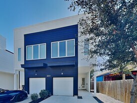 223 Oriole St in Houston, TX - Building Photo