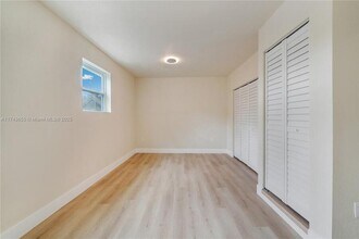 3380 NE 13th Ave in Oakland Park, FL - Building Photo - Building Photo