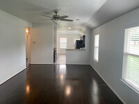 3910 Falvel Cove Dr in Spring, TX - Foto de edificio - Building Photo