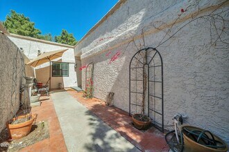 7368 E Pleasant Run in Scottsdale, AZ - Building Photo - Building Photo