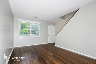 1321 Mathis Ferry Rd in Mount Pleasant, SC - Building Photo - Building Photo